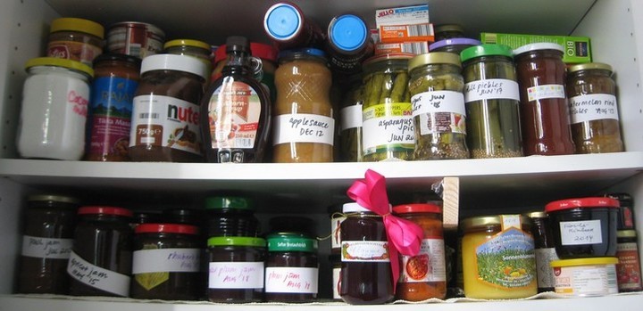 Eingemachte Lebensmittel, Marmeladen und Honig
